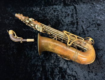 Photo Vintage King Super 20 Alto Saxophone, Serial #298426 – Killer Player! 1948